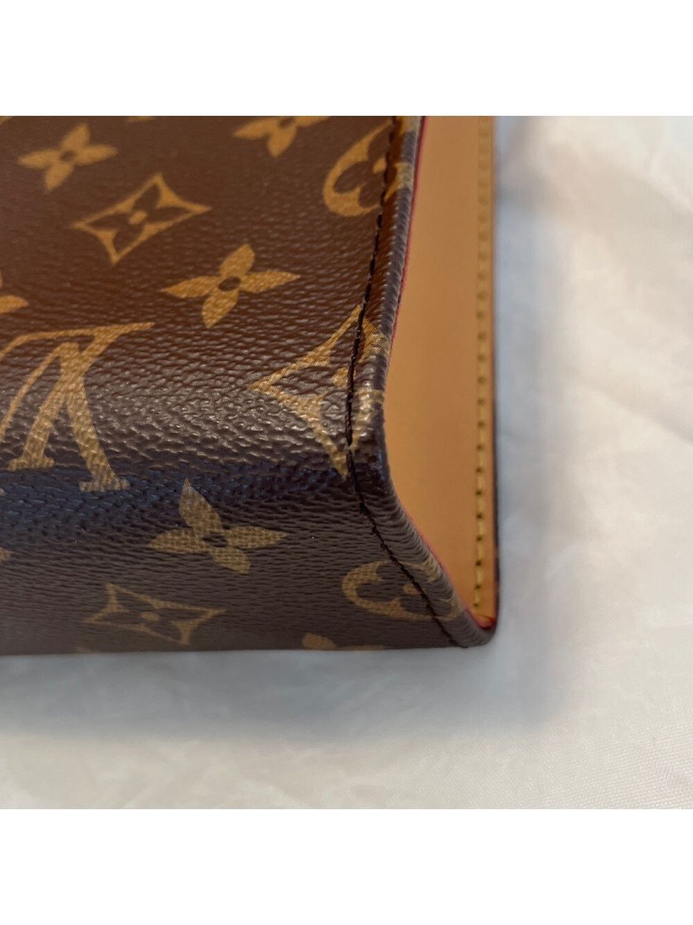 Louis Vuitton Monogram Toiletry 26 On A Chain - Picture 16 of 16